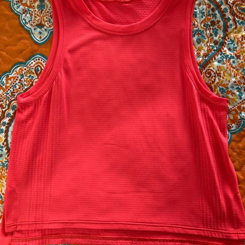 EUC Lululemon Train To Be tank -4